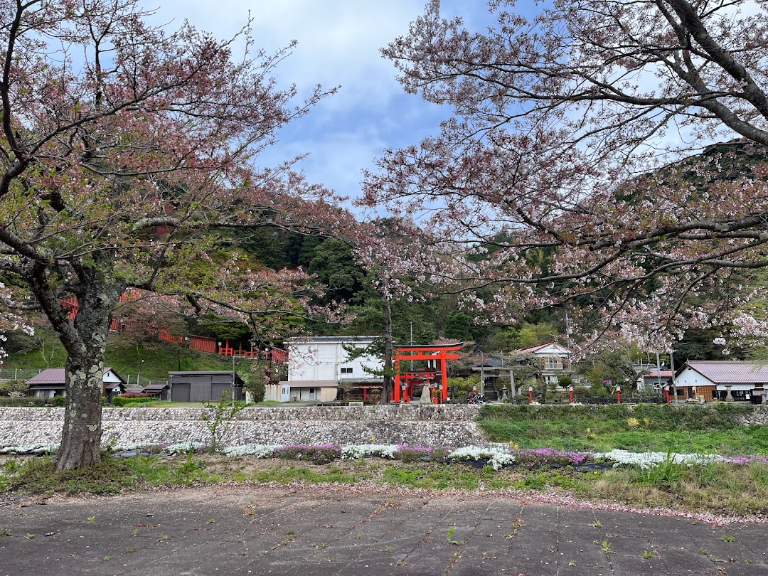 A timeline photo. Click photo to open fullscreen when on a tablet or desktop device.